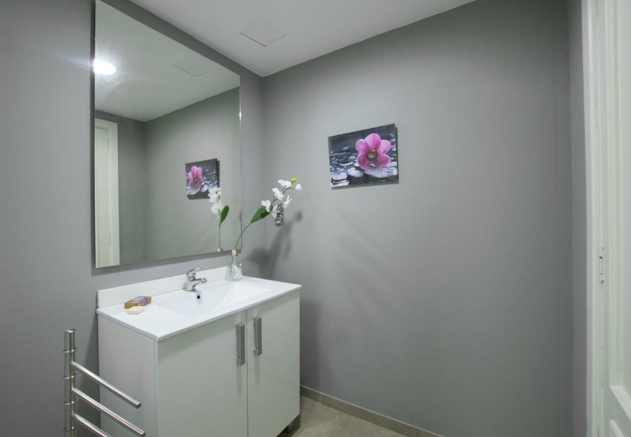 Light And Bright Apartment In Central Валенсия Екстериор снимка